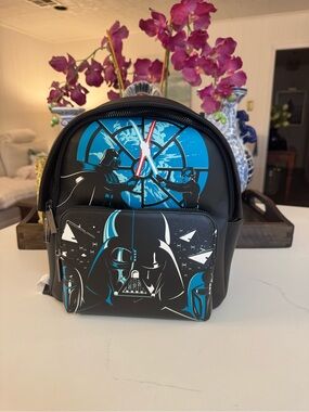 🖤 NWT DANIELLE NICOLE DISNEY STAR WARS LAST DUEL DARTH VADER/LUKE MINI BACKPACK🩵